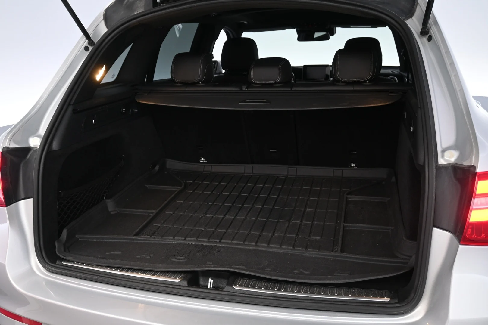 Car Image - 6AKNh8LRsMLrXE8aeXjVwQ