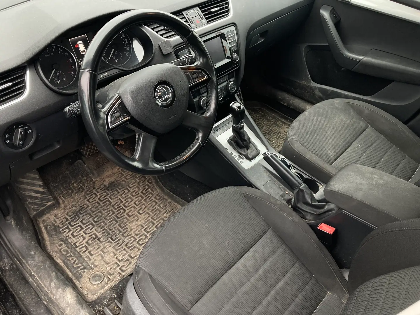 Car Image - 3Whbslui0mMGIpqfglcR5v