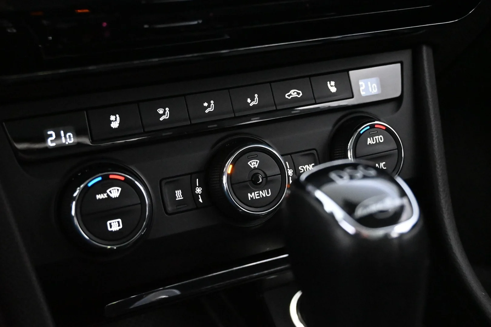 Car Image - 3cg8e9y12WzkCdigtxznQv