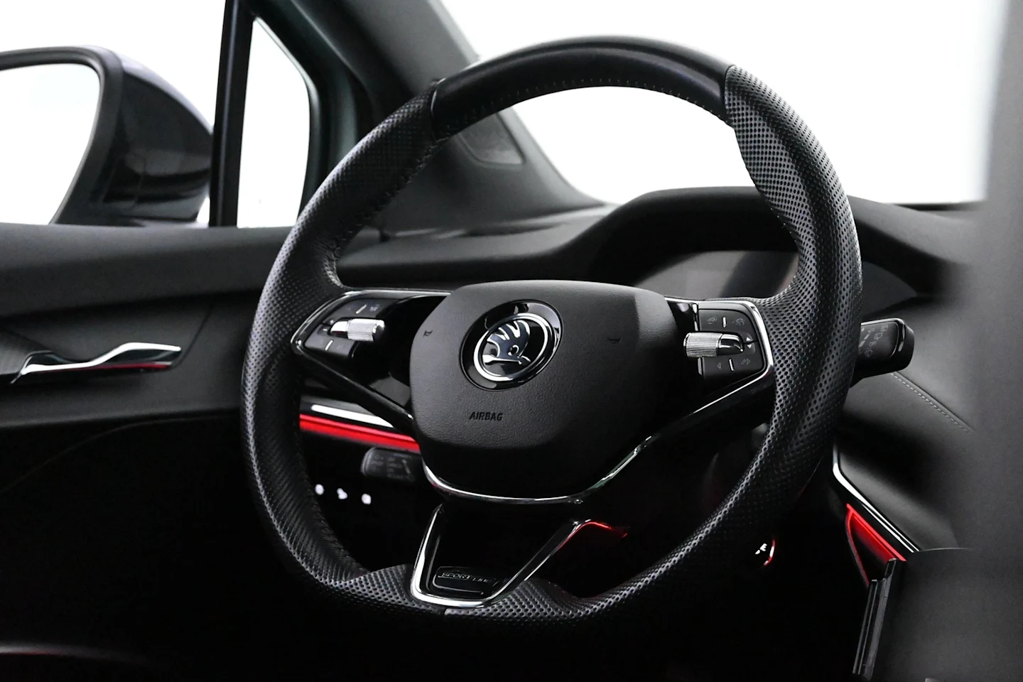 Car Image - 3QMFJkQ8i6z3ZHbsewKFoA