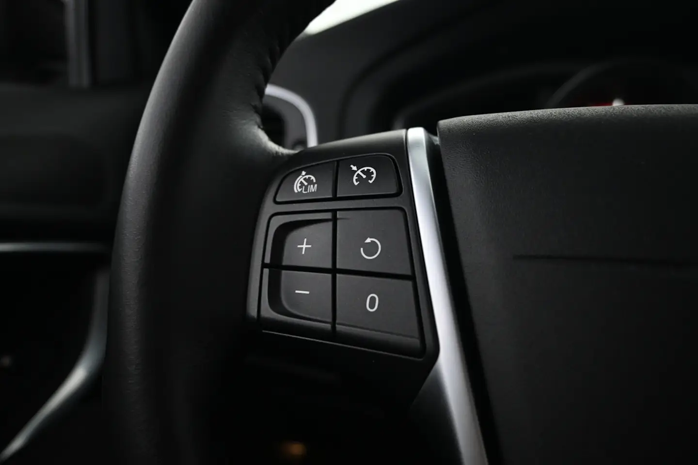 Car Image - K0ThCcFakw1bvtC0641qJ