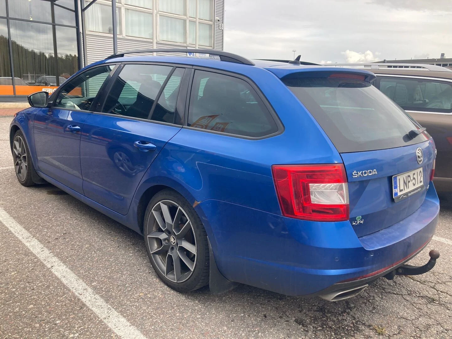 Car Image - 3RPLhLTITcuovht4F8HctO