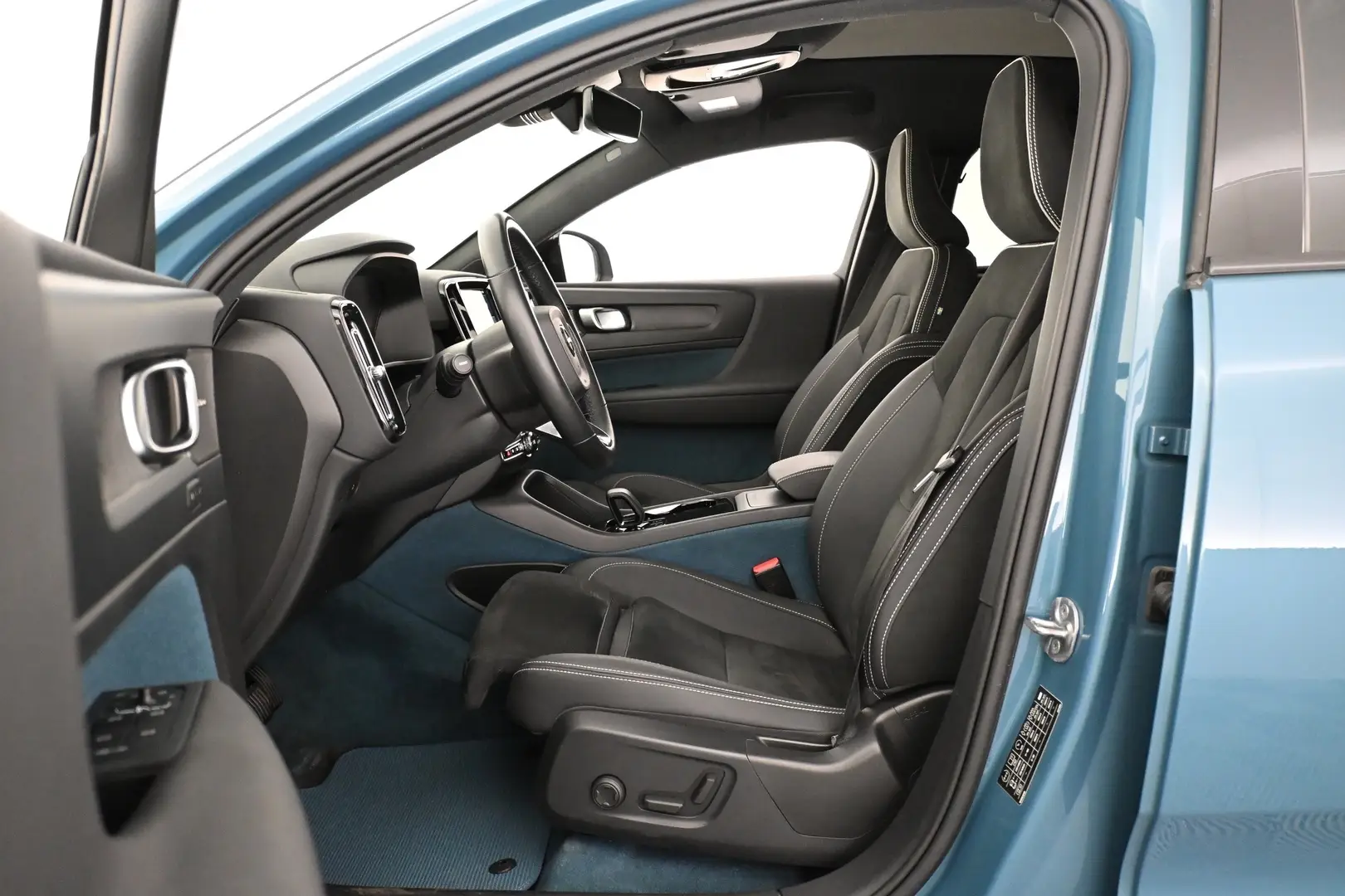 Car Image - 7DTzO37fzch0JrgK4MvxDi