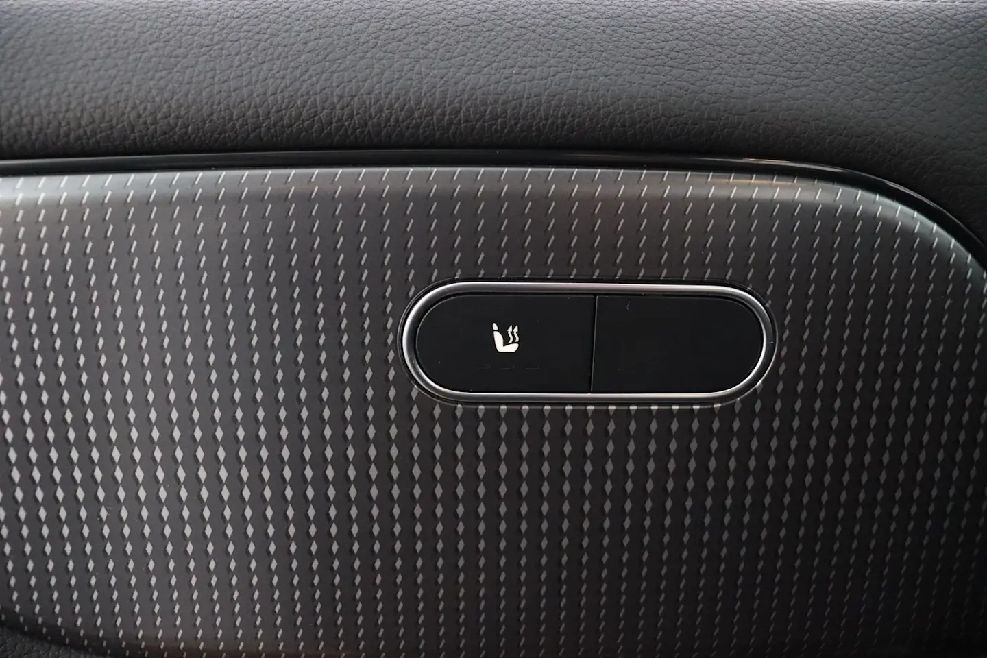 Car Image - 4QDYB2cTvvp4fEYM49Oxqo