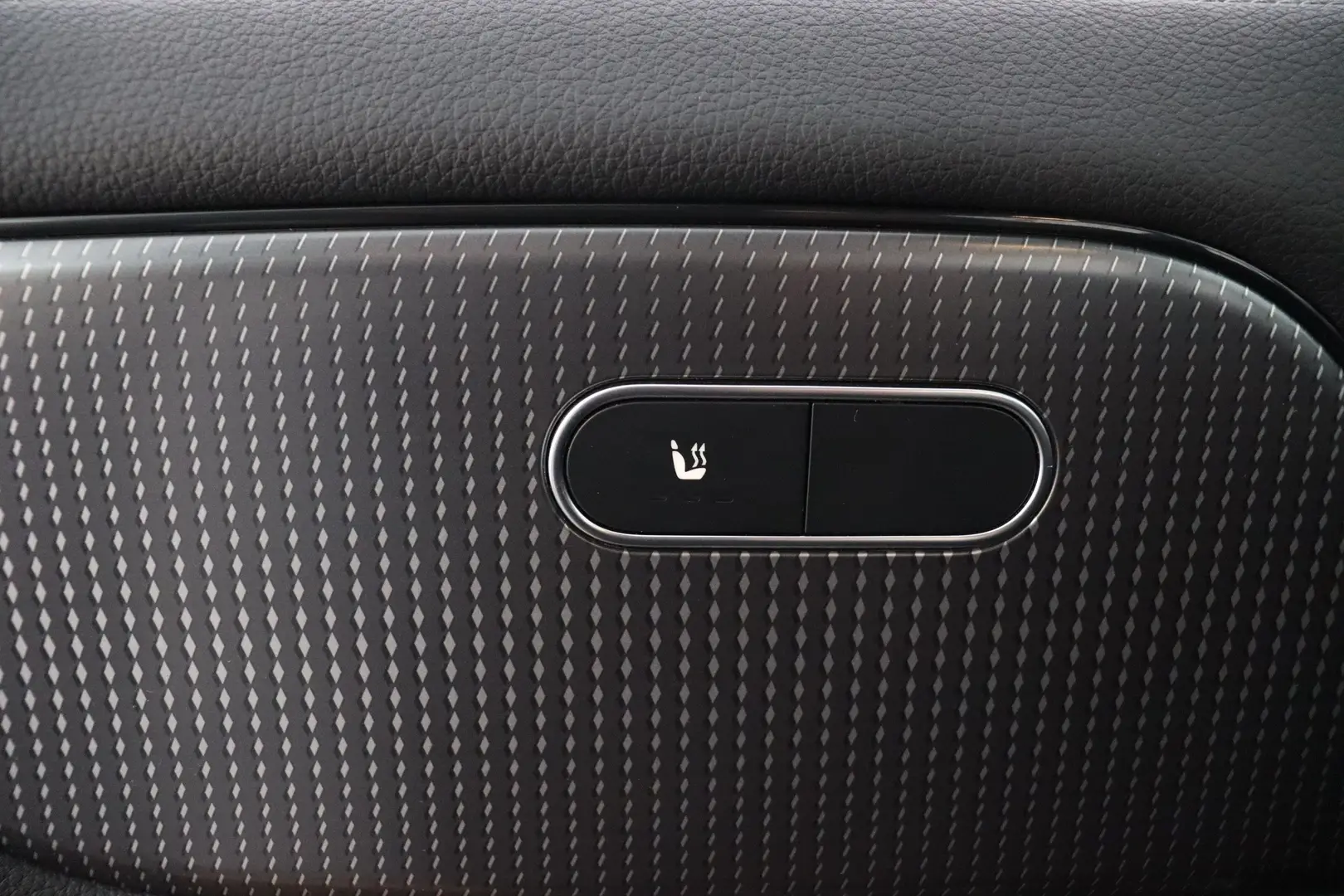 Car Image - 4QDYB2cTvvp4fEYM49Oxqo