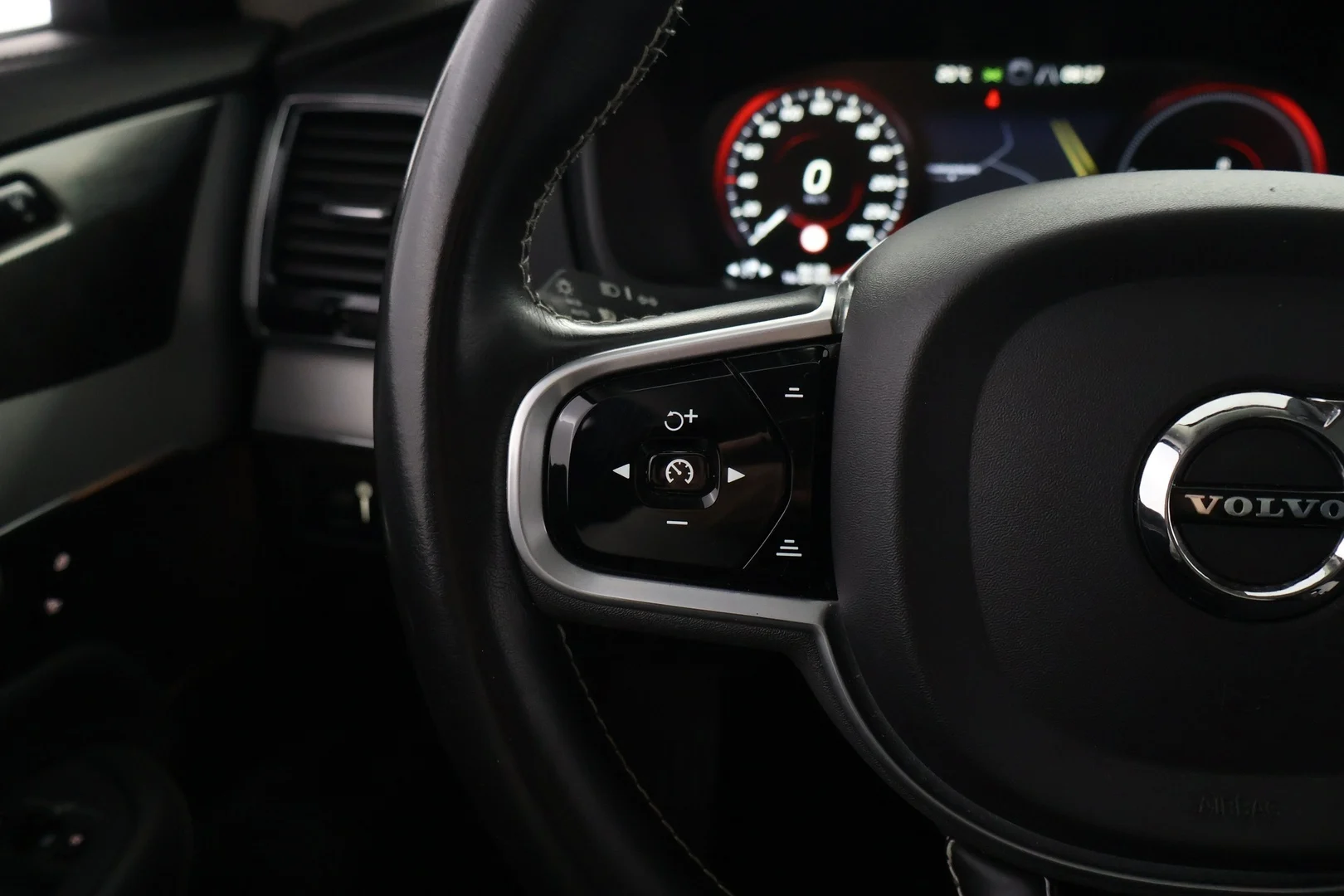 Car Image - 17F104c5OW4TVgTWJv2GGp
