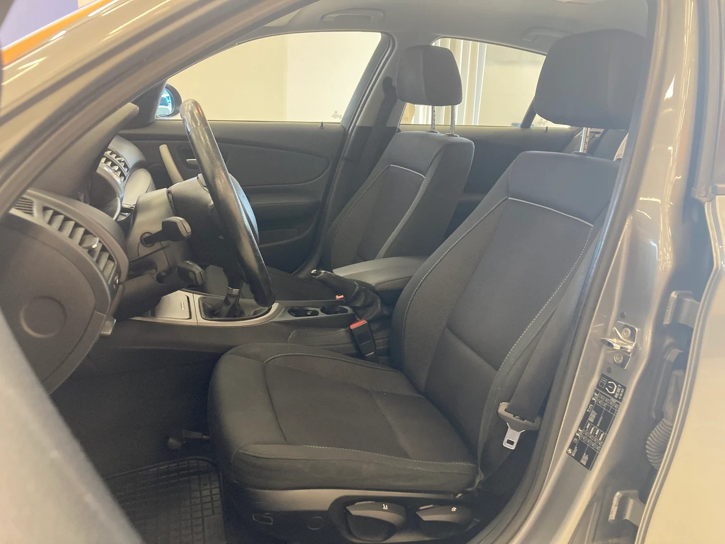 Car Image - 17mRKy1hlgkmXzBNQA96Yf