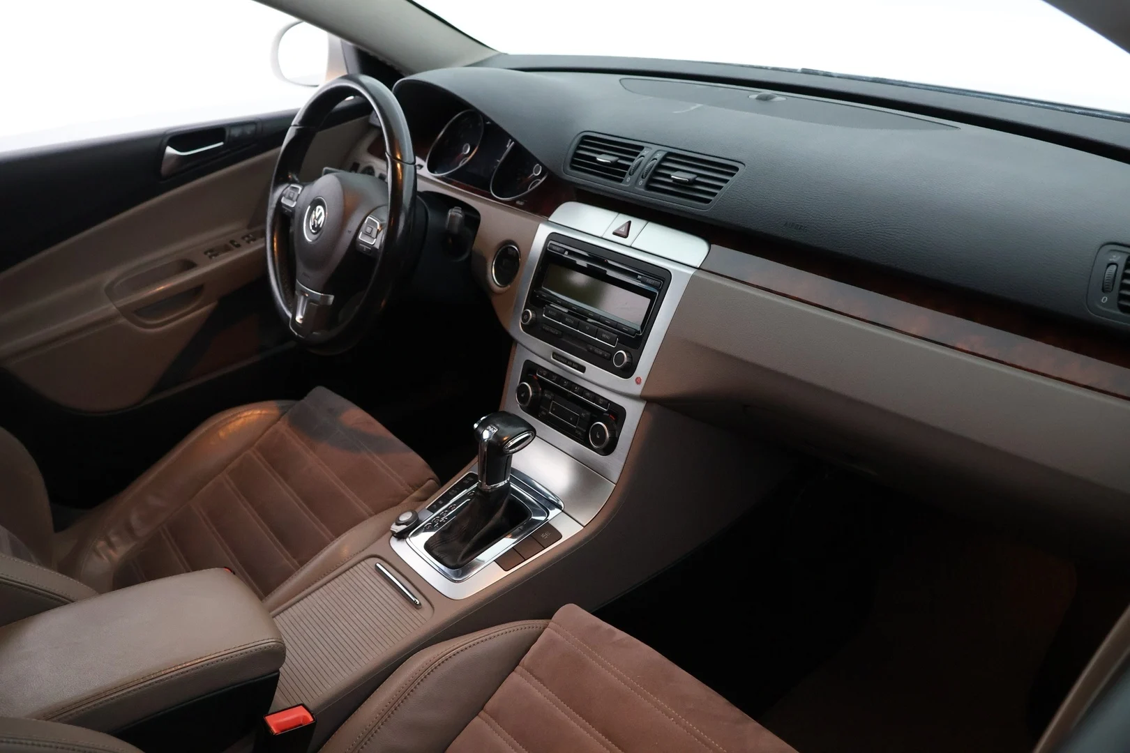 Car Image - 2tuYGKsfCUTHF1U8KtyR9x