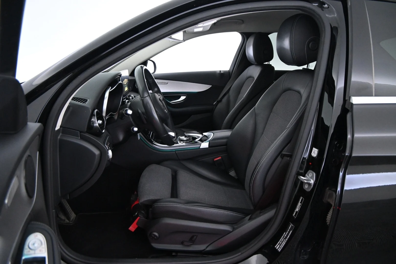 Car Image - 3ncit7Md3zDaRYO2VLOXhf
