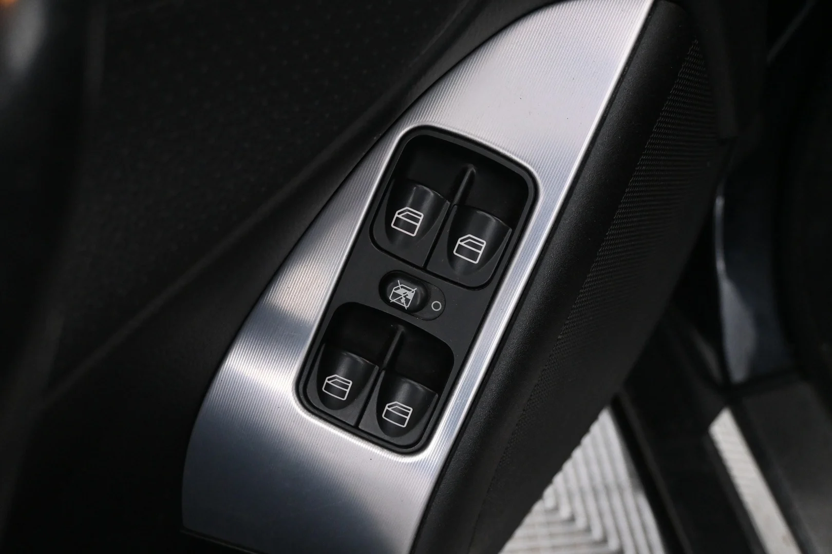 Car Image - 6t9wU8VhHvX8XAzQ8oSyHj
