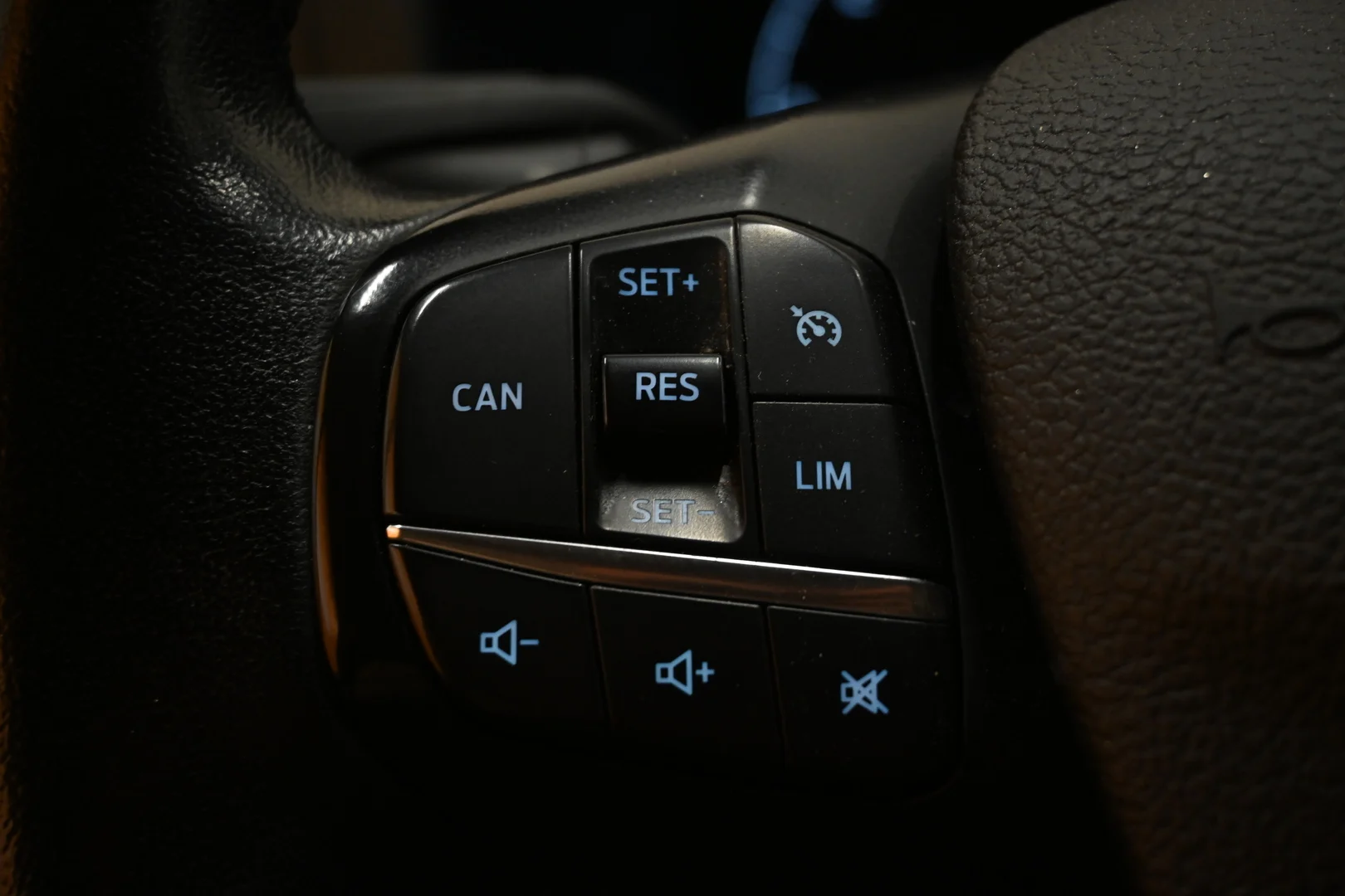 Car Image - 5mBzJqpH3dazu3QUeUdIdm