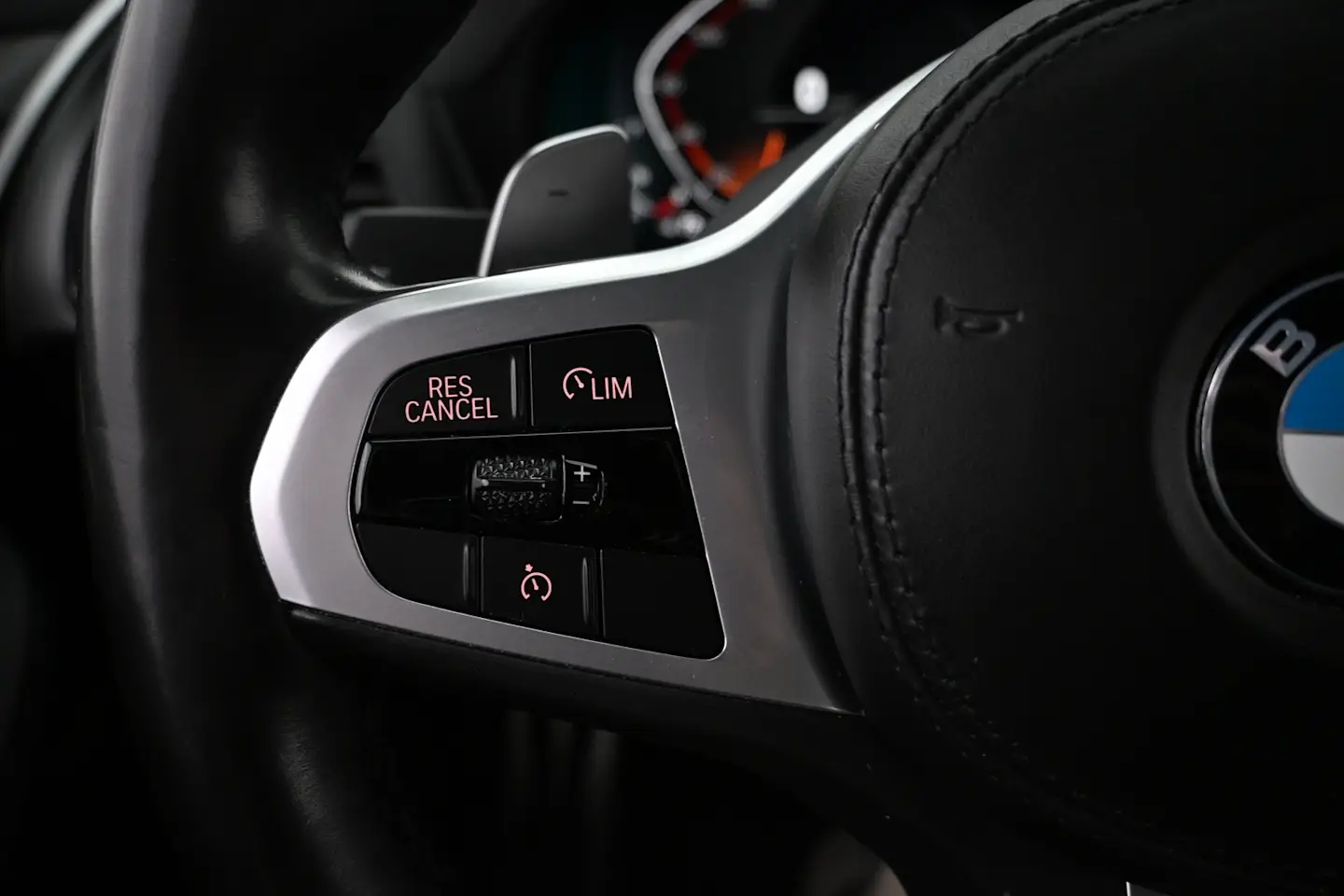 Car Image - 3v7Ro4vZtNZbV4eFfTMxqV