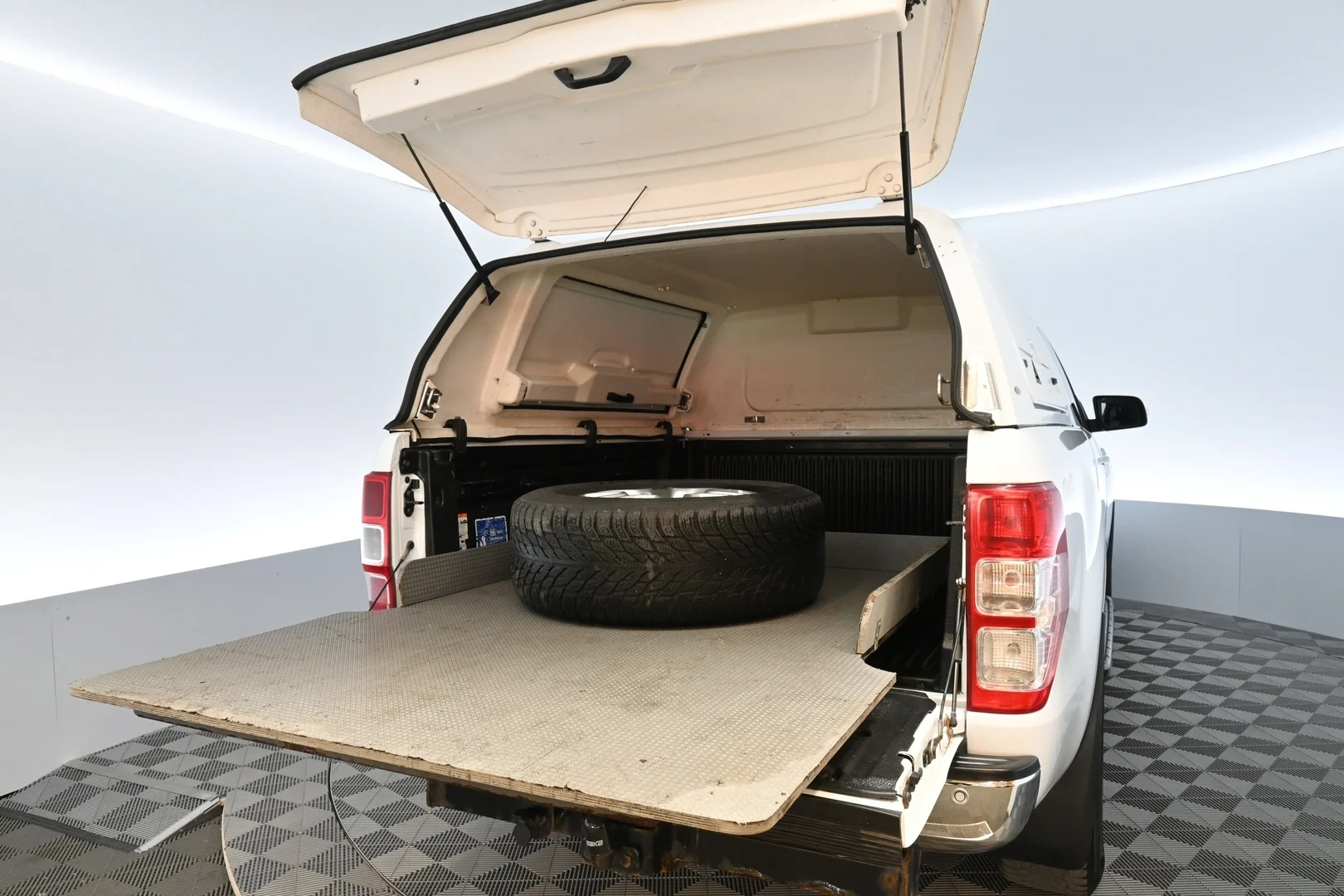 Car Image - 1M2gSHEnkyhXWQ3jFSkHG6