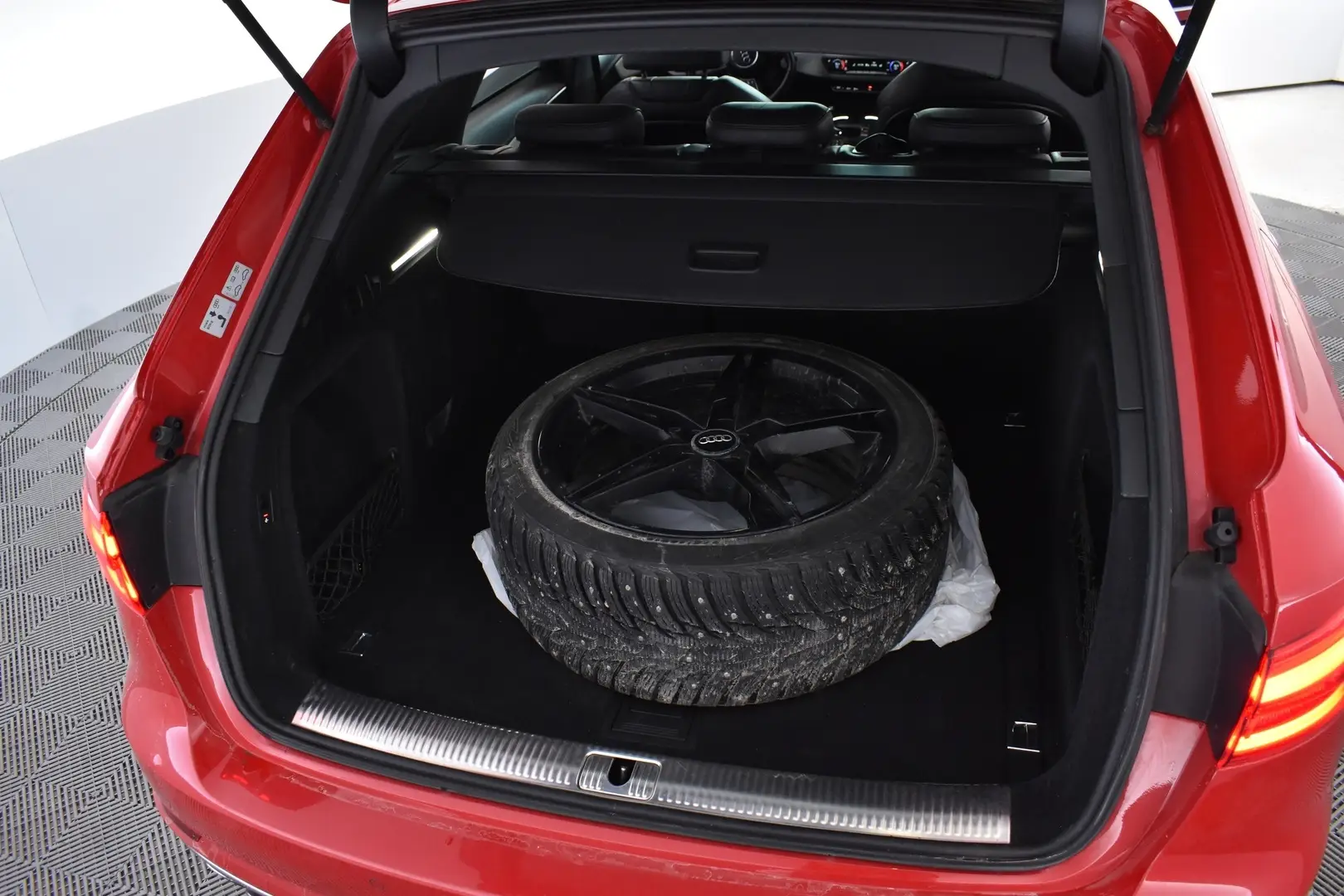 Car Image - 6As1xvYkzxKF1aMIY3ROia