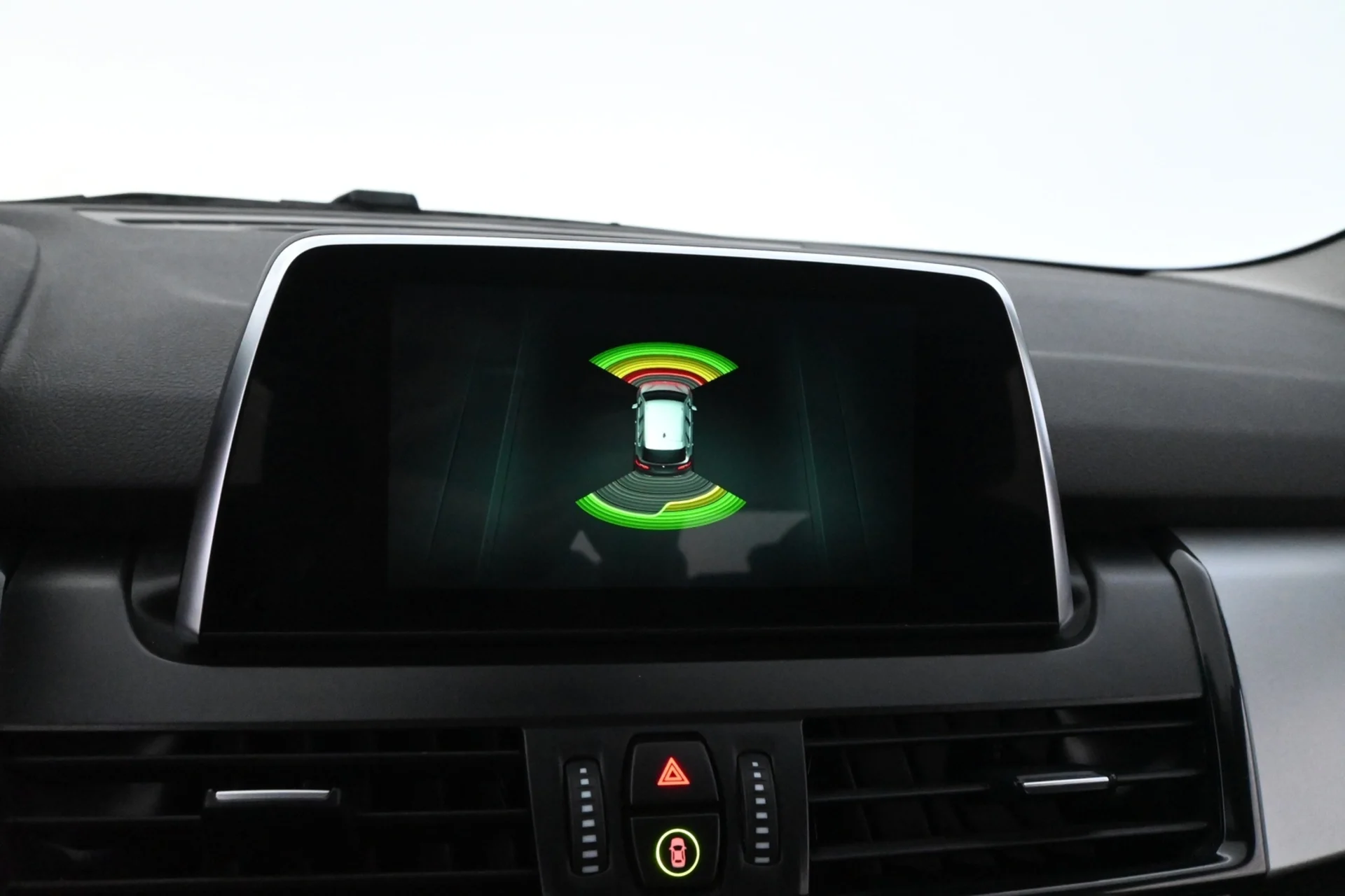 Car Image - 1C8LXoKYJU59HceSg4y7s0