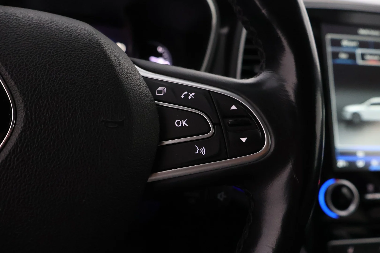 Car Image - 4xSuO3x3NslZ2GvHflZbQe