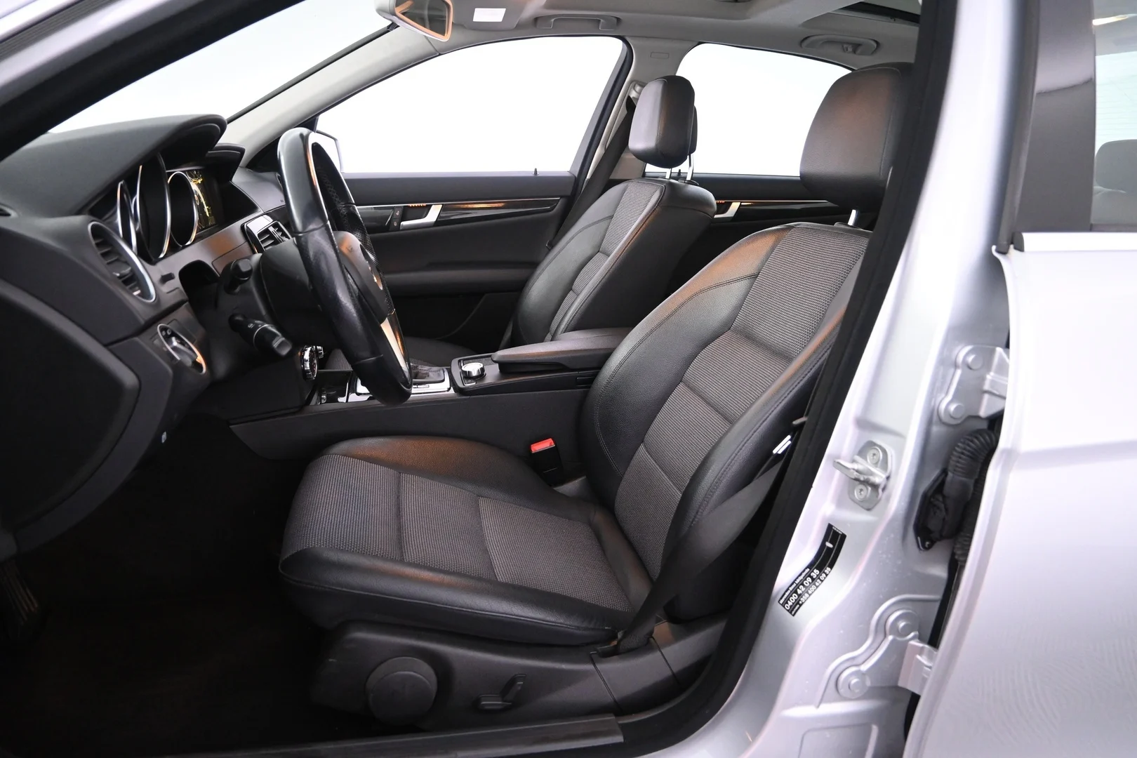 Car Image - 5Bjolkw99wUUYbekY0syEm