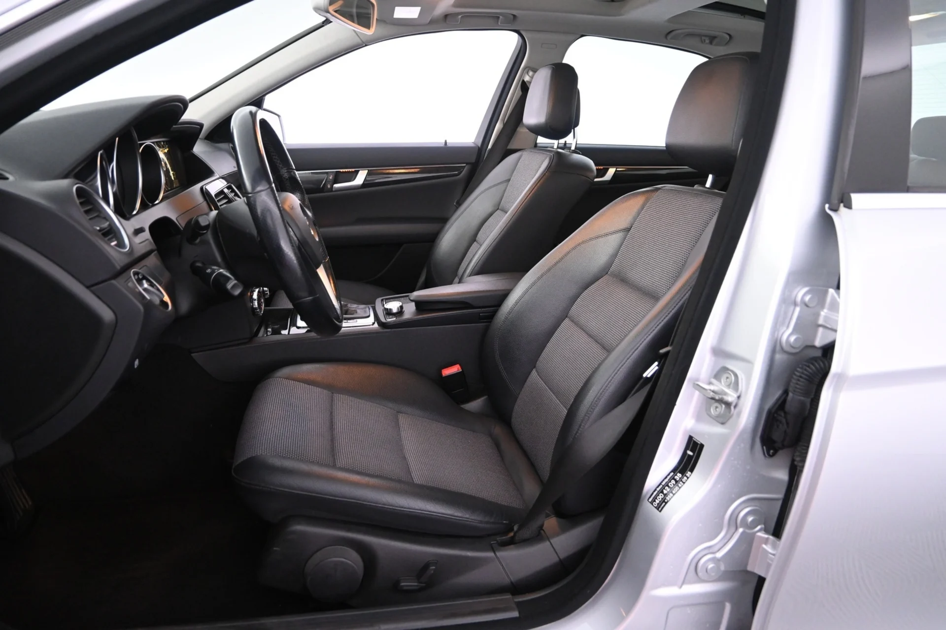 Car Image - 5Bjolkw99wUUYbekY0syEm