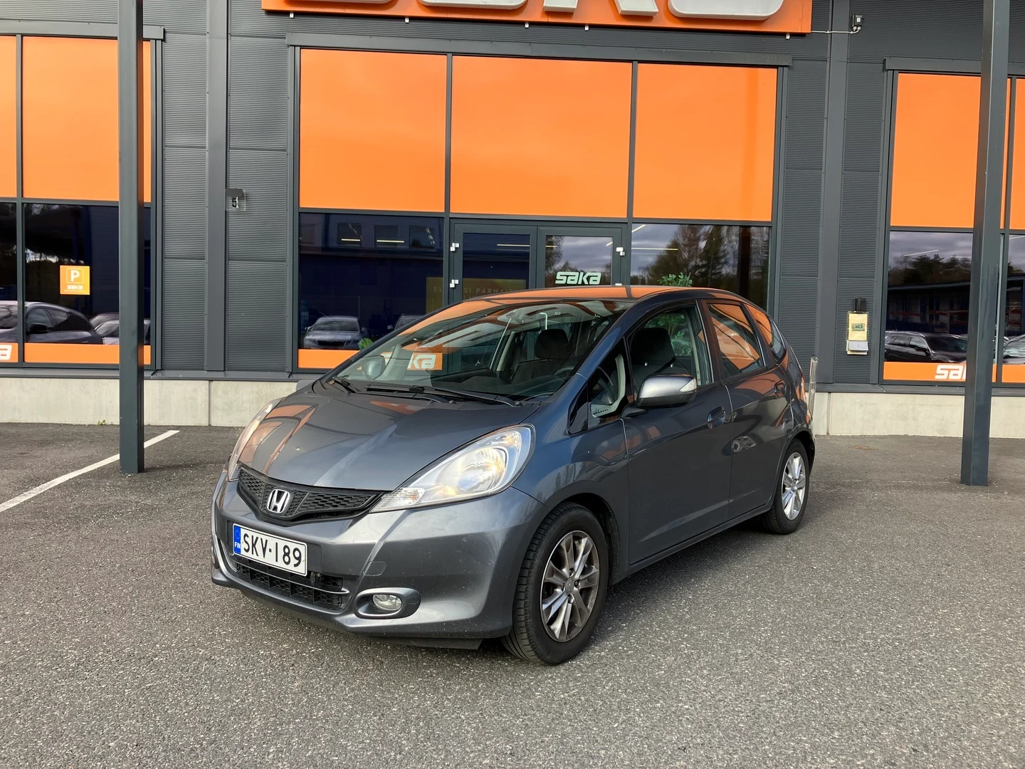 Car Image - pF1VNb2RnfnF28zl0RGkj