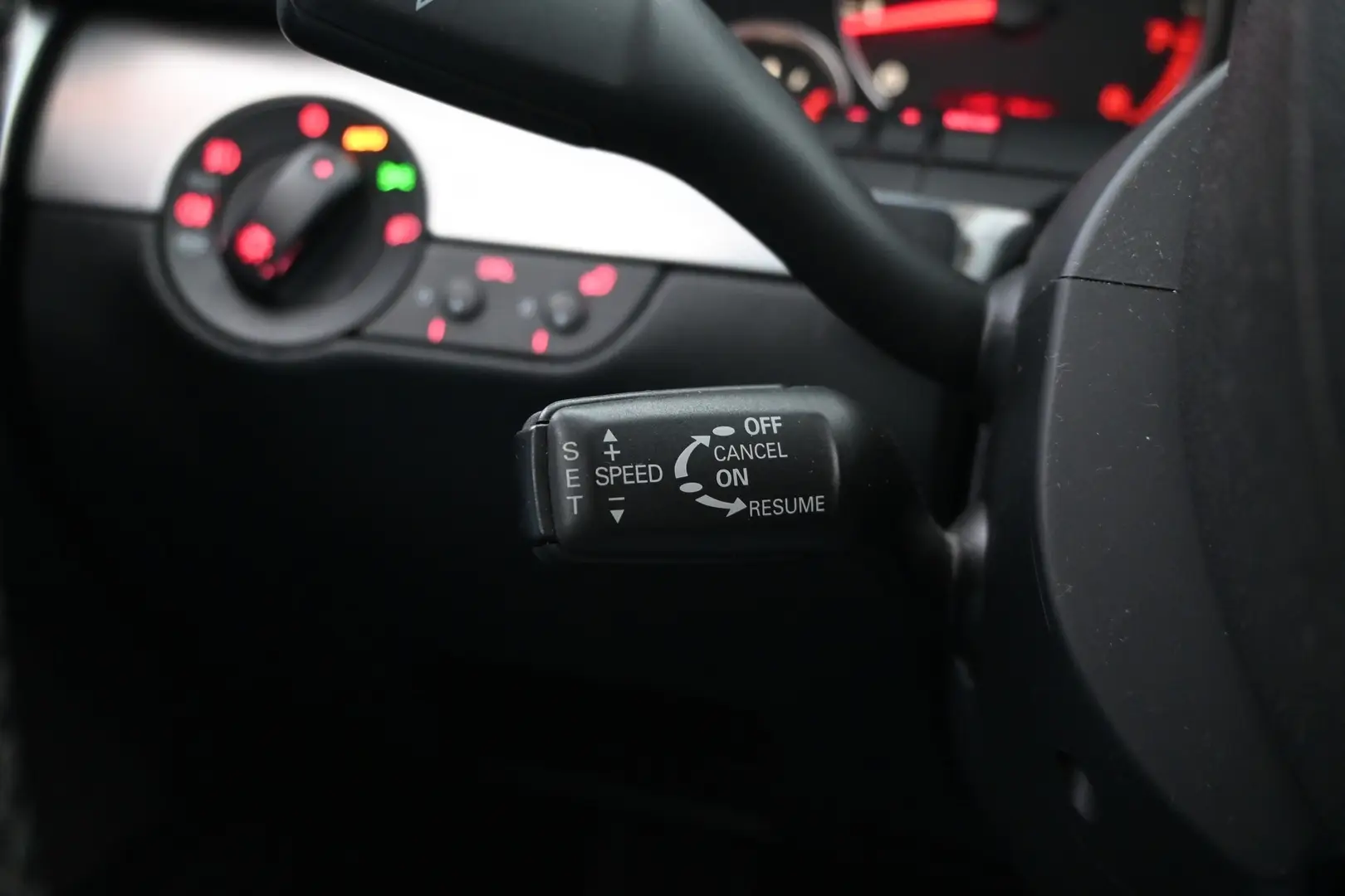 Car Image - 6HSmpHbKU7e9EdlFPpPXf9