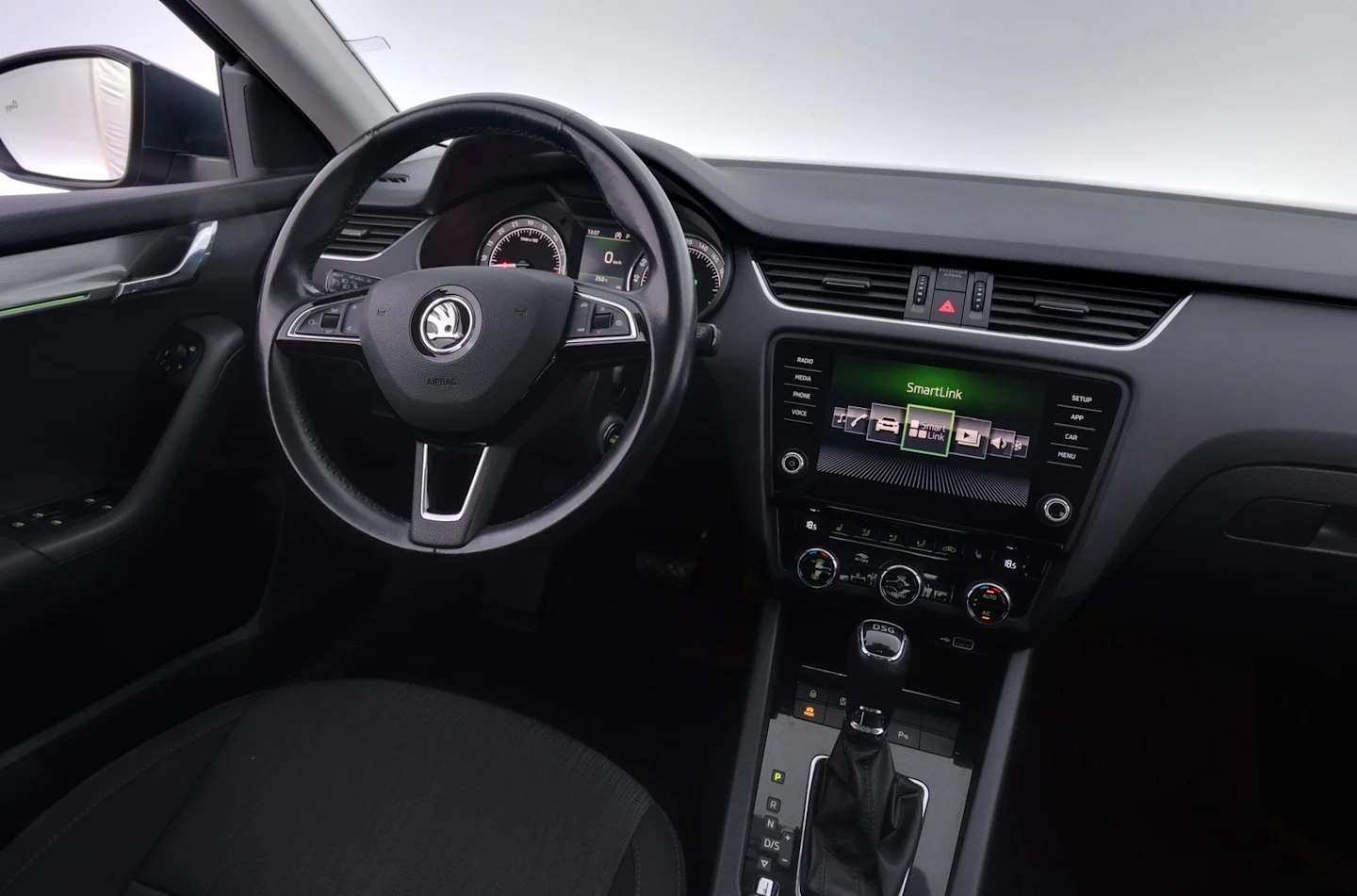 Car Image - 6PezX2iC1PM0WQ5Nz7xQdH