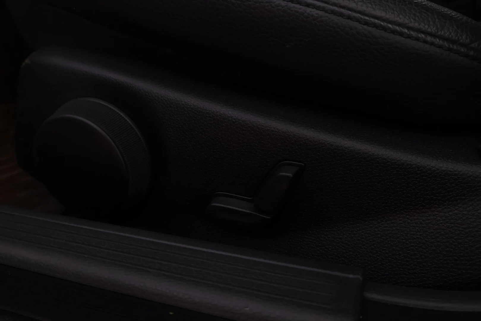 Car Image - SMsHdqU7bju599gQTtjmp