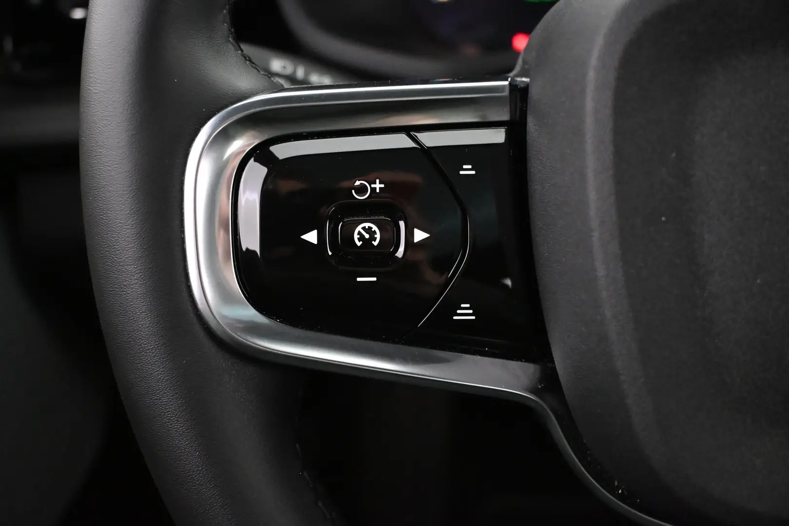 Car Image - VsGpJYWmYrrdjjQEwW49H