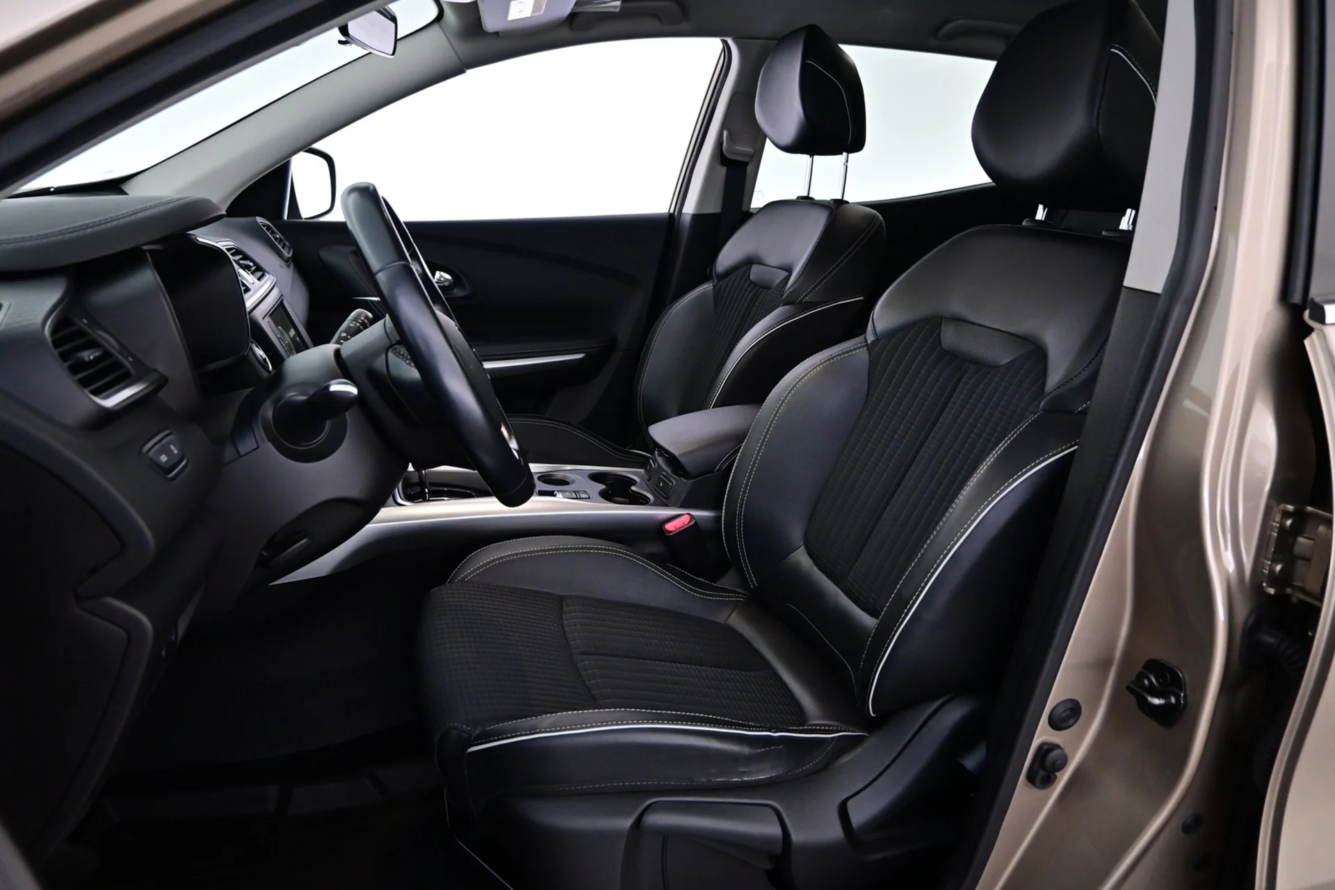 Car Image - 1mxbIhEhLIvlS0QzH6WgrU