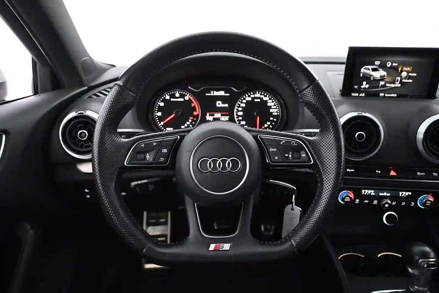 Car Image - Dhq3VjHE156xrsckq7XfK