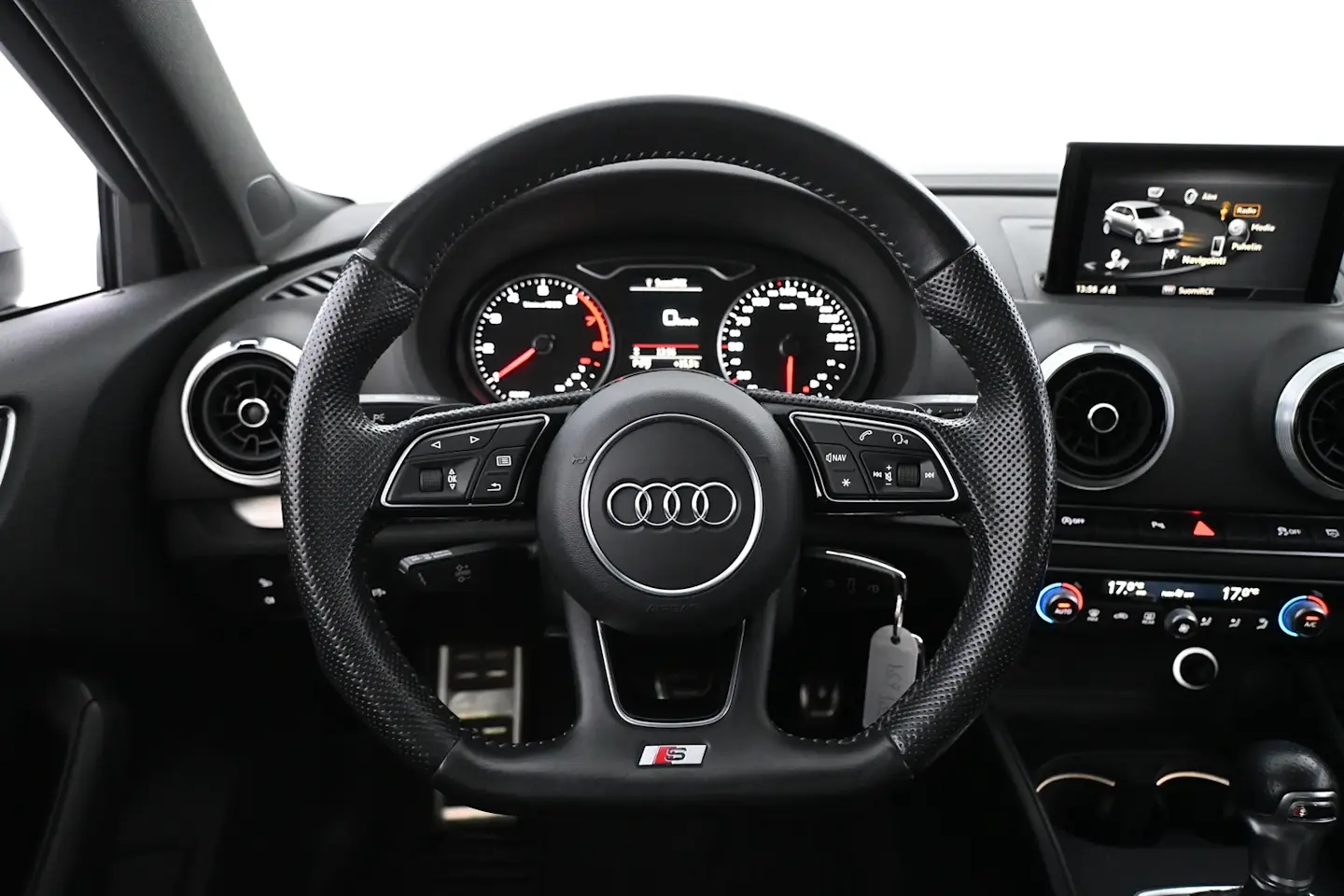 Car Image - Dhq3VjHE156xrsckq7XfK