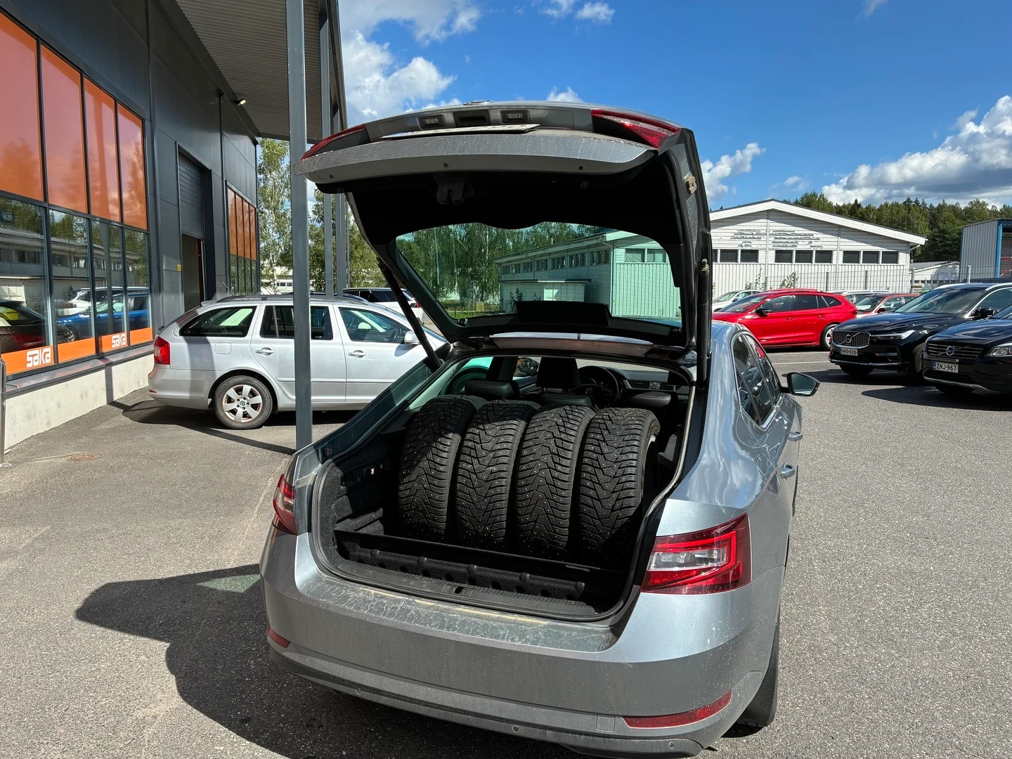Car Image - 4qRZ4D4Fl34h0bONqyzTJV