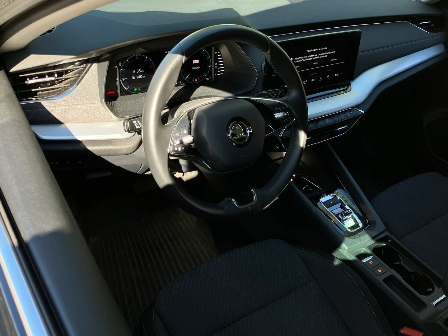 Car Image - 2wXlpHmiWDAeAxRTkwaCC0