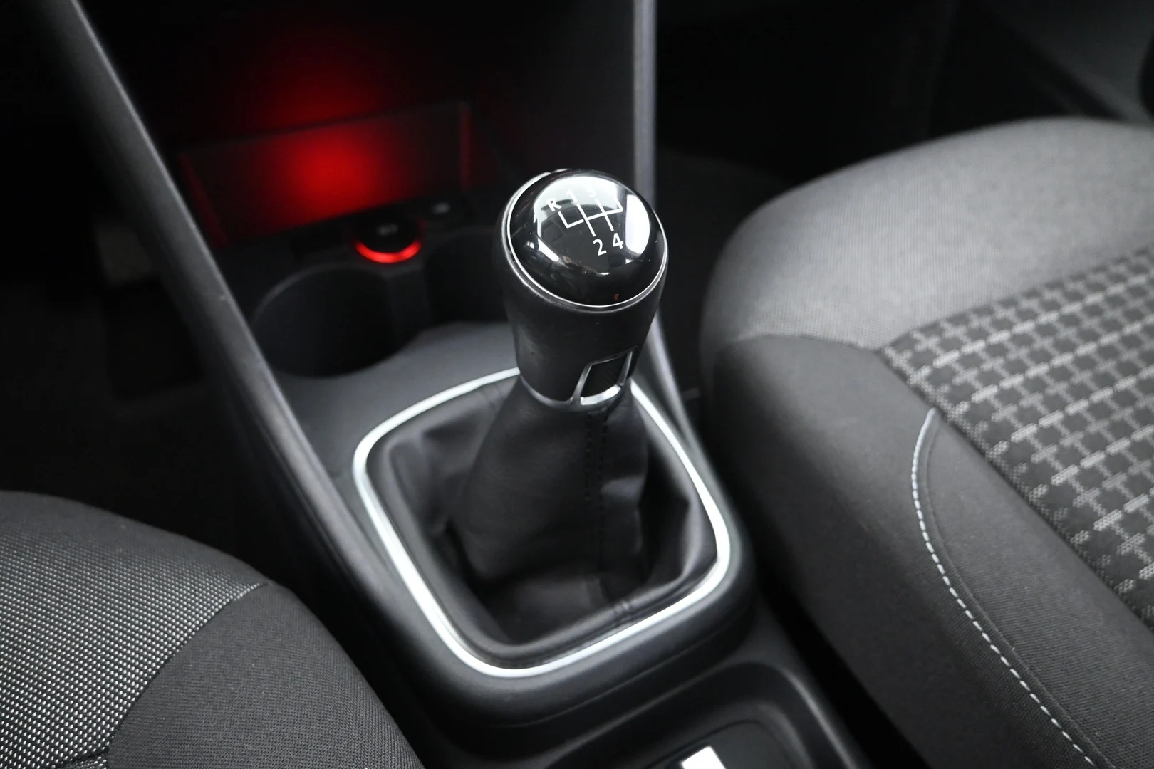 Car Image - 1rSSTfymEKe6LGIt0KPsw7