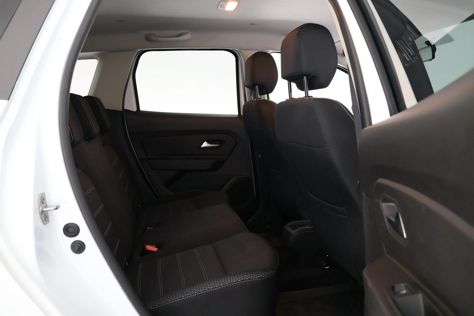 Car Image - 37nuDJXkrvg5Ae1jixYxDC