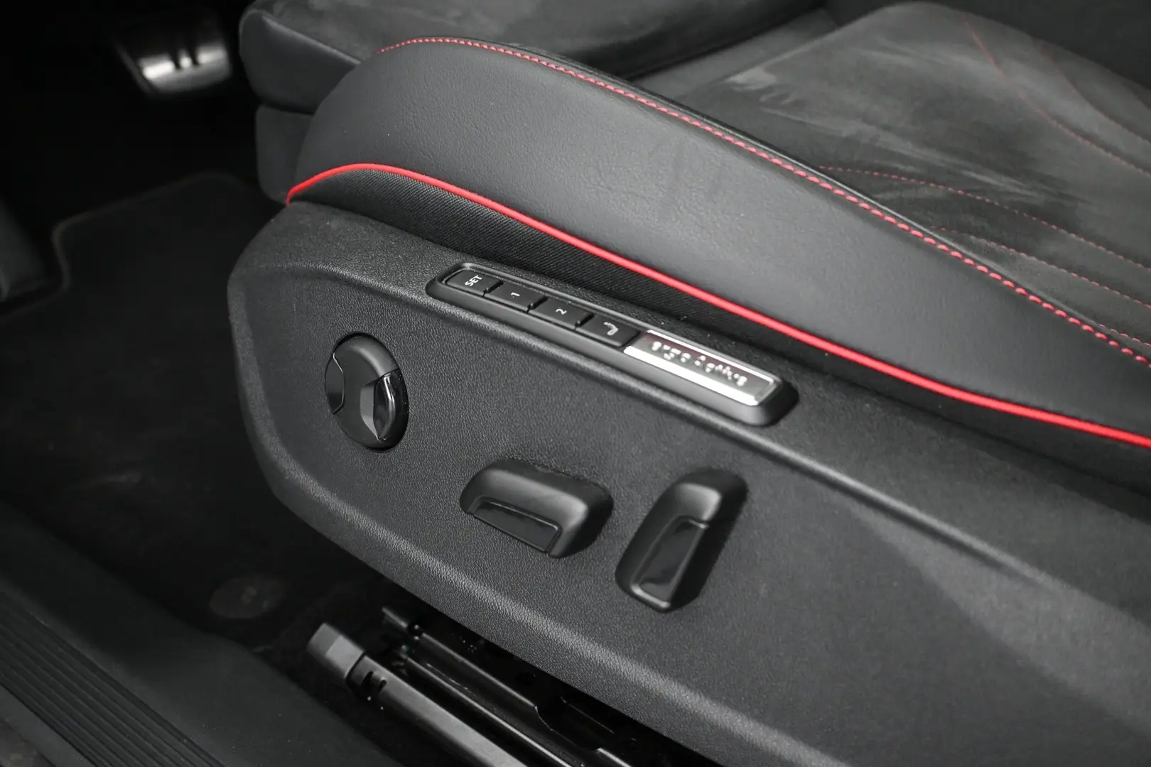 Car Image - IJkZa1Dd3LArWRJqHHel5
