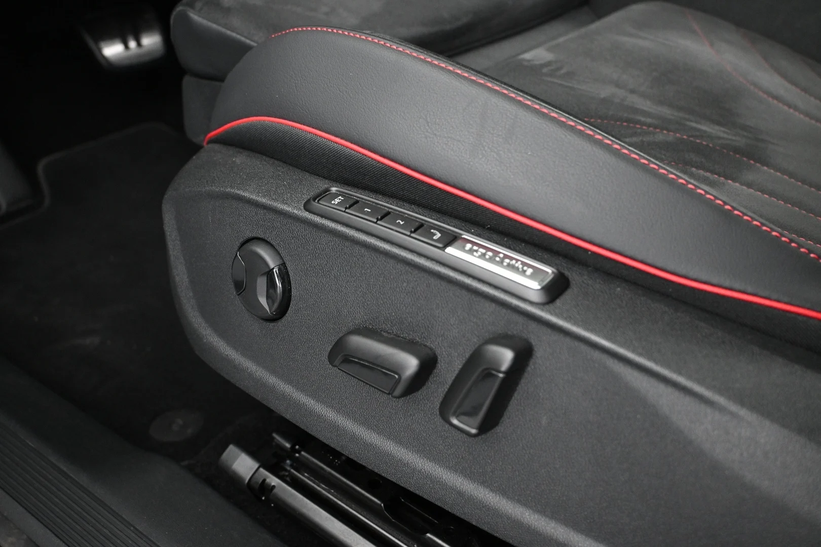 Car Image - IJkZa1Dd3LArWRJqHHel5