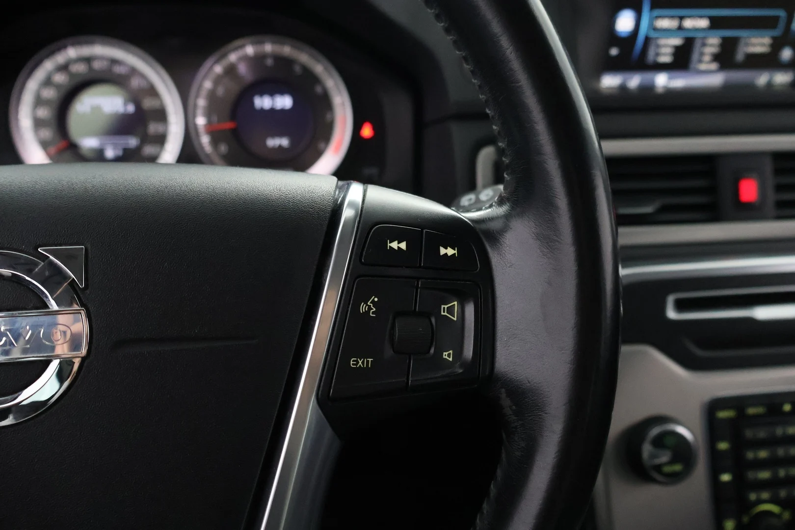 Car Image - 3PwO9ughuMdR1iicjuxD4q