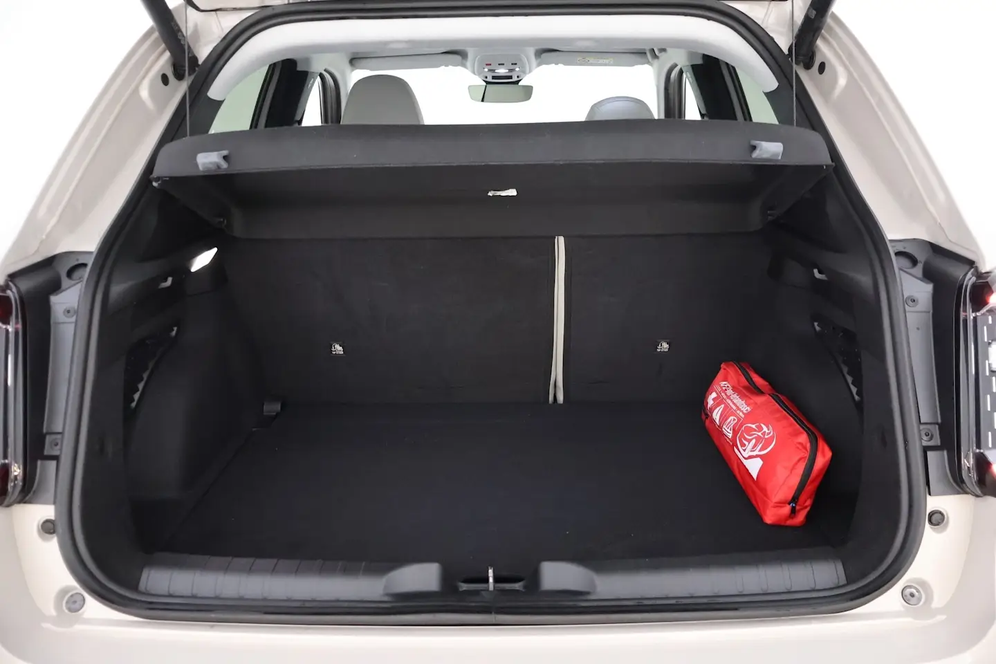 Car Image - 7d4jUP0Jlsp88OTsEAeld7