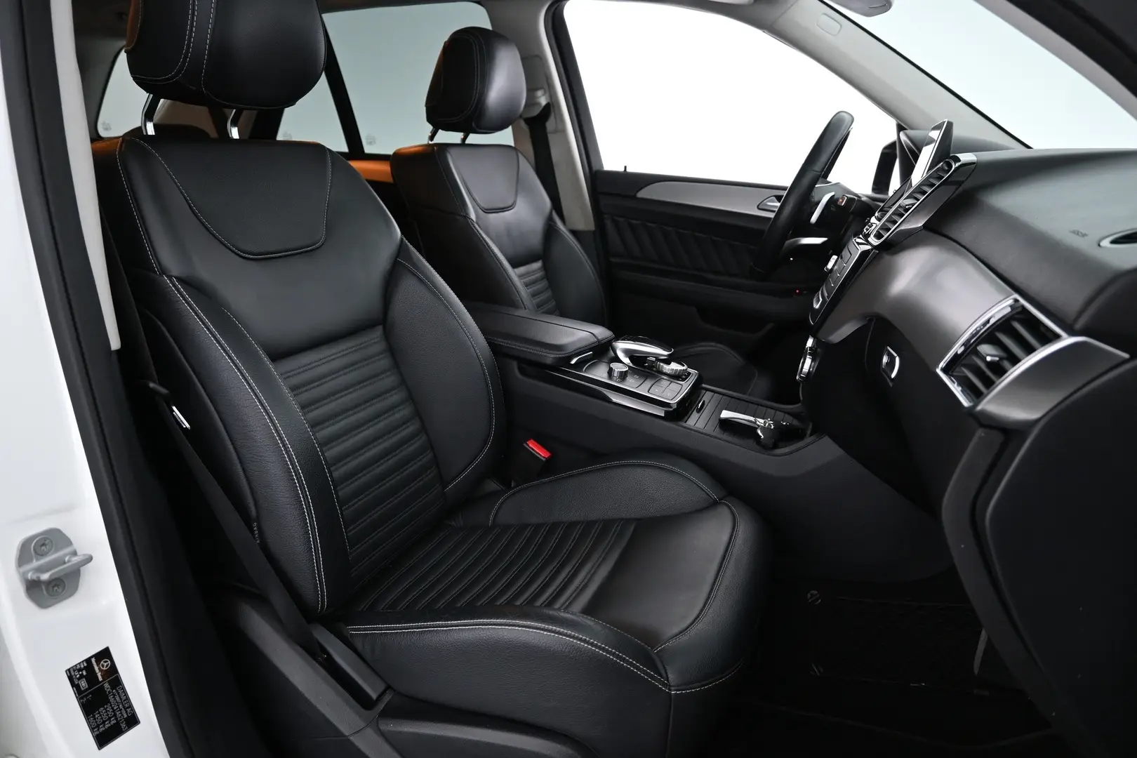 Car Image - 6cDYxjOgWIkX3tE65IFYjb