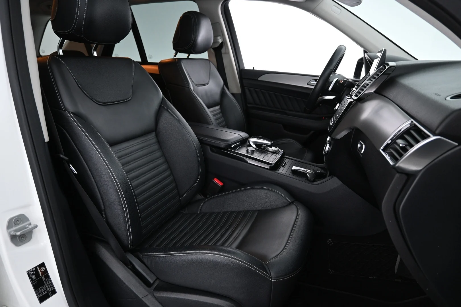 Car Image - 6cDYxjOgWIkX3tE65IFYjb