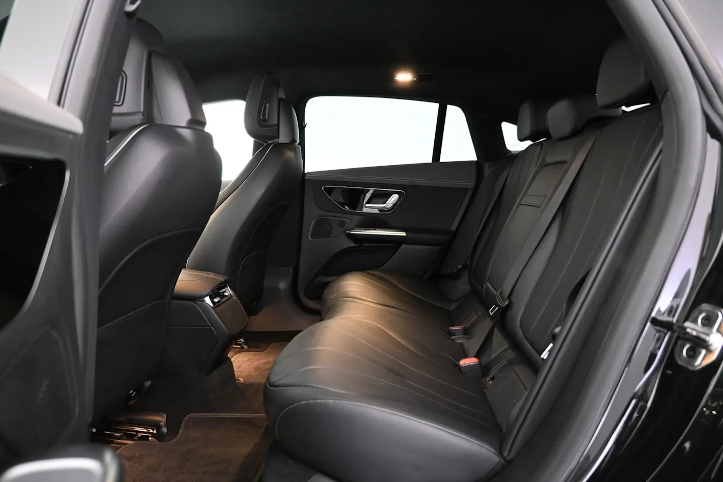 Car Image - 2U7ScRCSQmsp7F7KSw8smv
