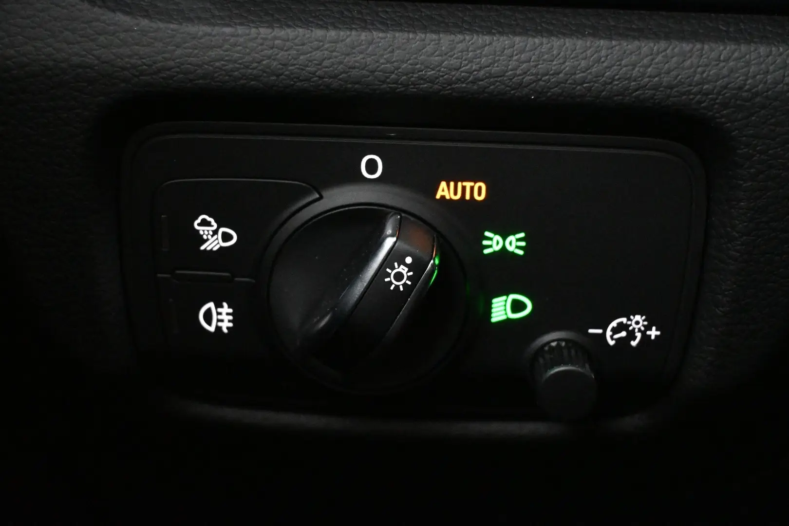 Car Image - CzAAxZGpoZamwVCcgsS1K