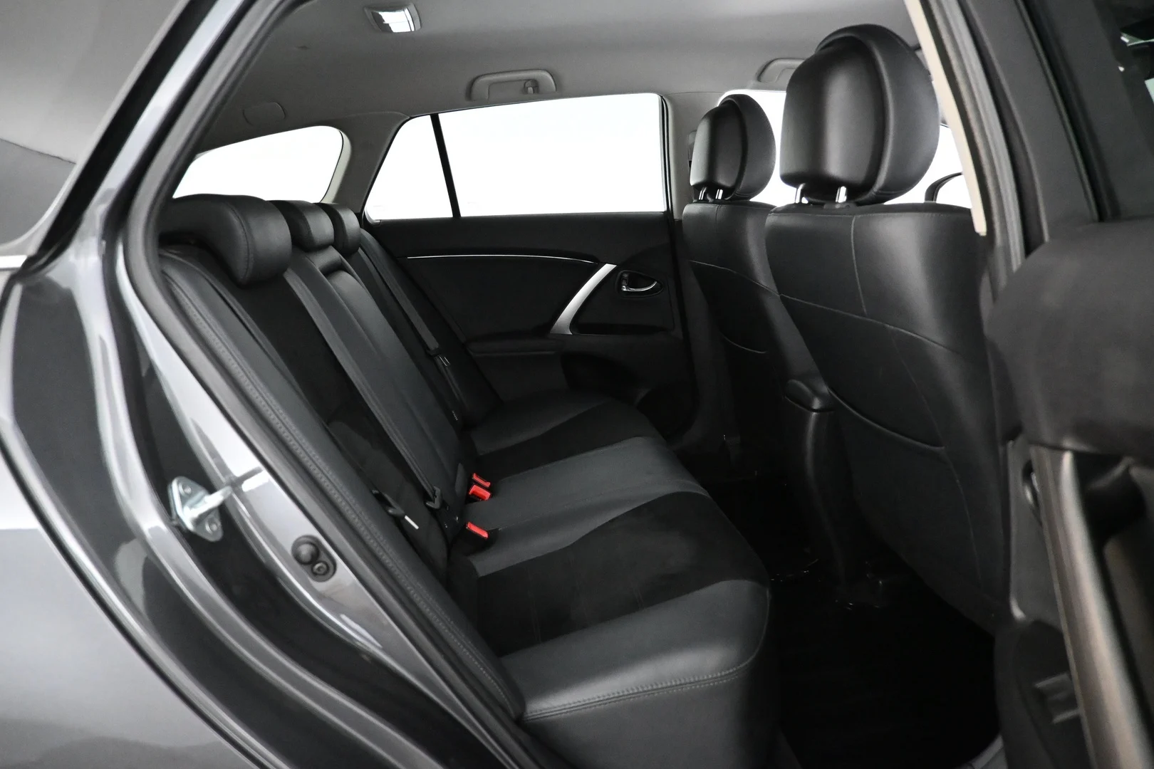 Car Image - 3hOeOiqsneosTo4ZL7RkJL