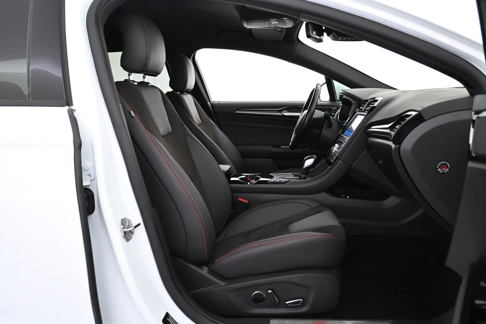 Car Image - 5GH65Mw5RP9eRi8kIS7kbd