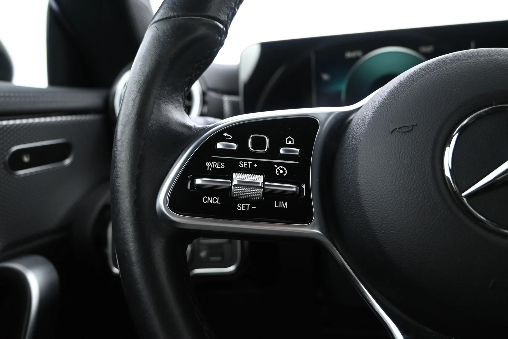 Car Image - 1h0iY9GDYsMTkDyegDbdzR