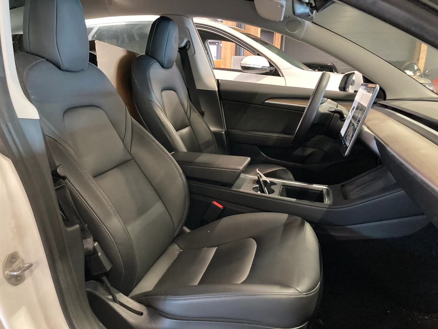 Car Image - 2ep7U8BodPr4ru2JMk7mEy