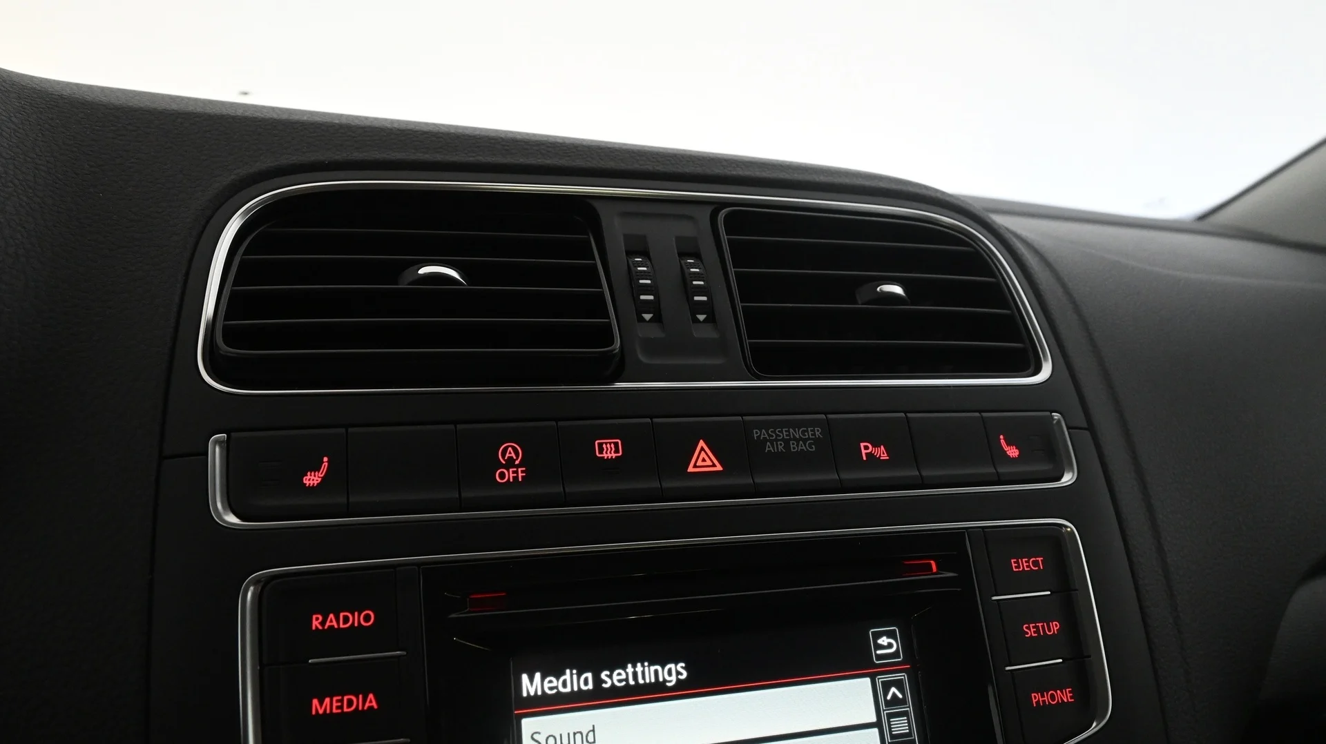 Car Image - 4eXyhsoEzLeNmdTKmIp278