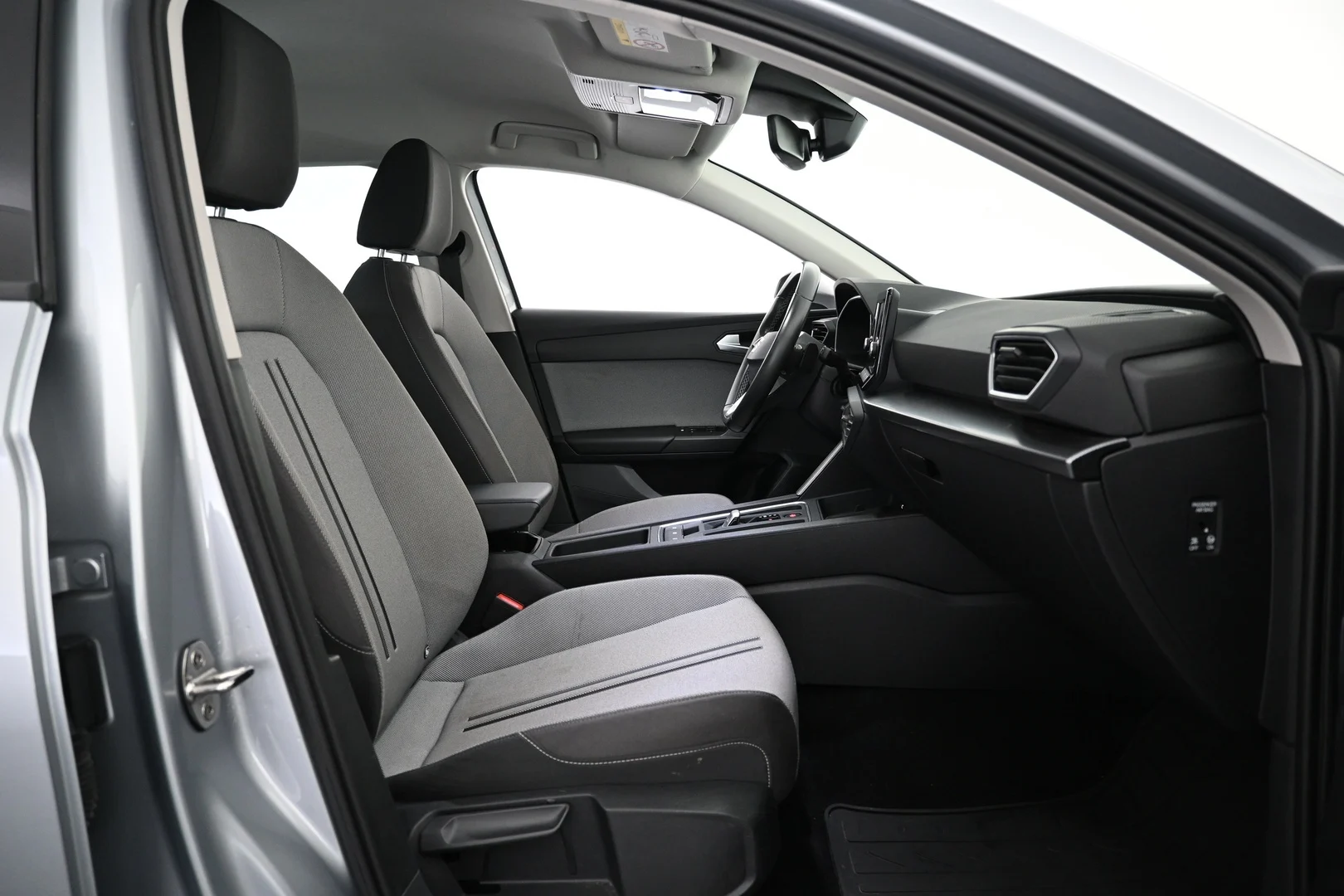 Car Image - 1XHDNU255fcdX2npsXkR5o