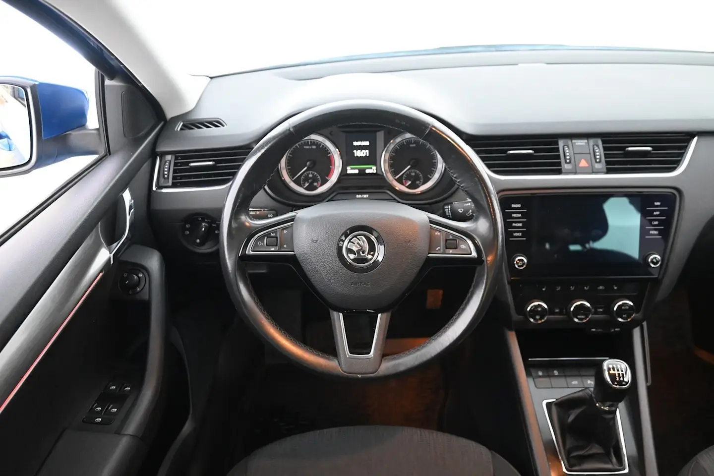 Car Image - 1feiueh3UlSTFQ7zEyUyUd