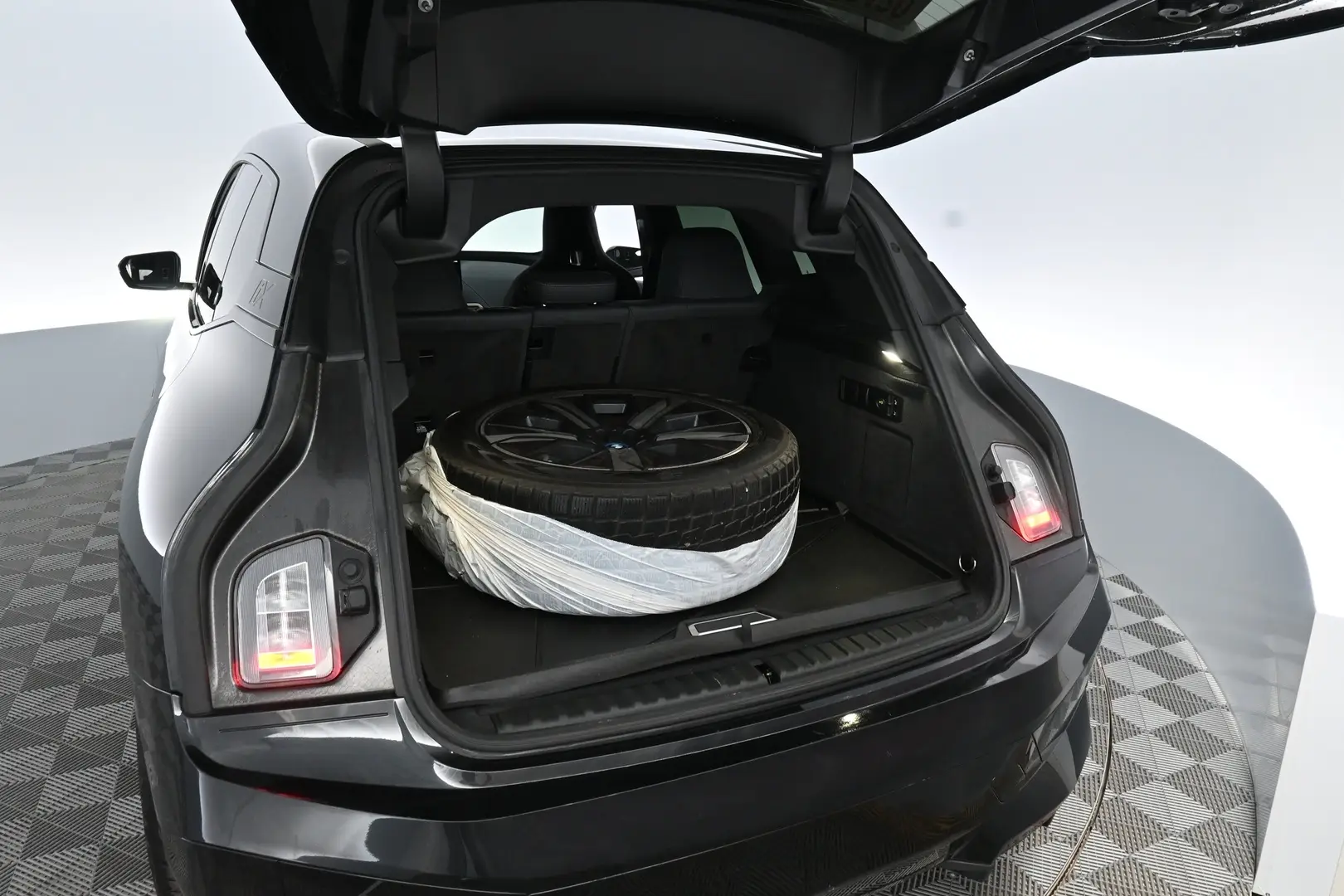 Car Image - 4K6Hz0TvUQsxtr35OYwuH7